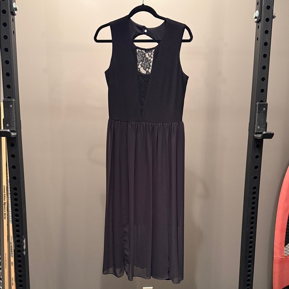Elegant Black Sleeveless Dress